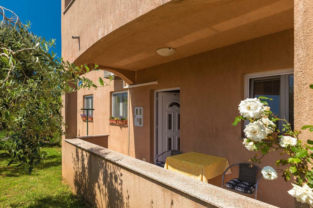 Vila Milla Premantura Exterior foto